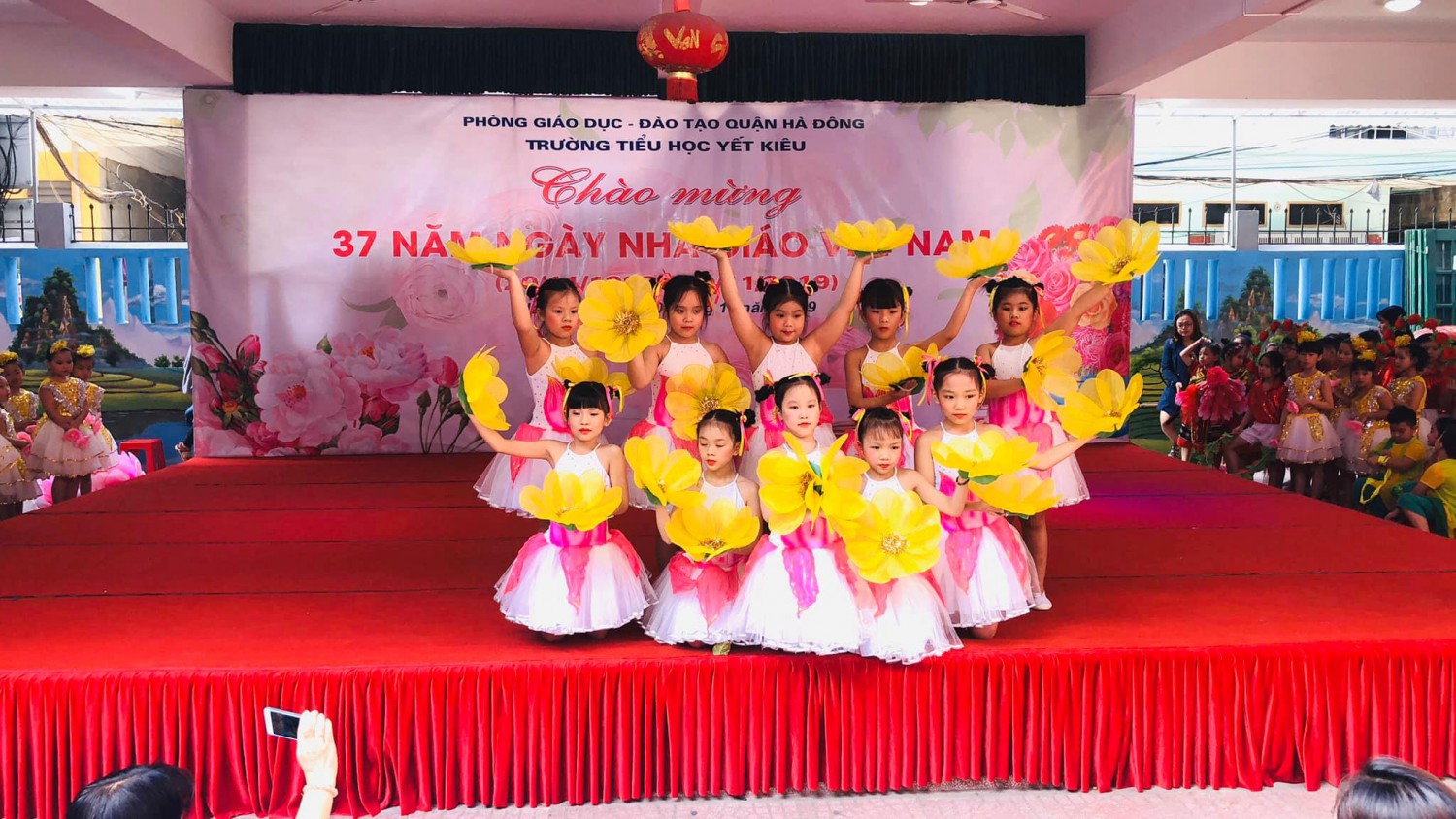 Chào mừng 37 năm ngày nhà giáo Việt Nam (20/11/1982 - 20/11/2019)